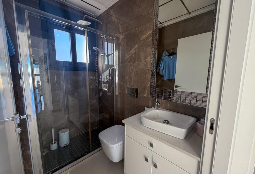 Chalet de 4 habitaciones en San Miguel de Salinas en venta con piscina - 610.000 € (Ref: 9802835)