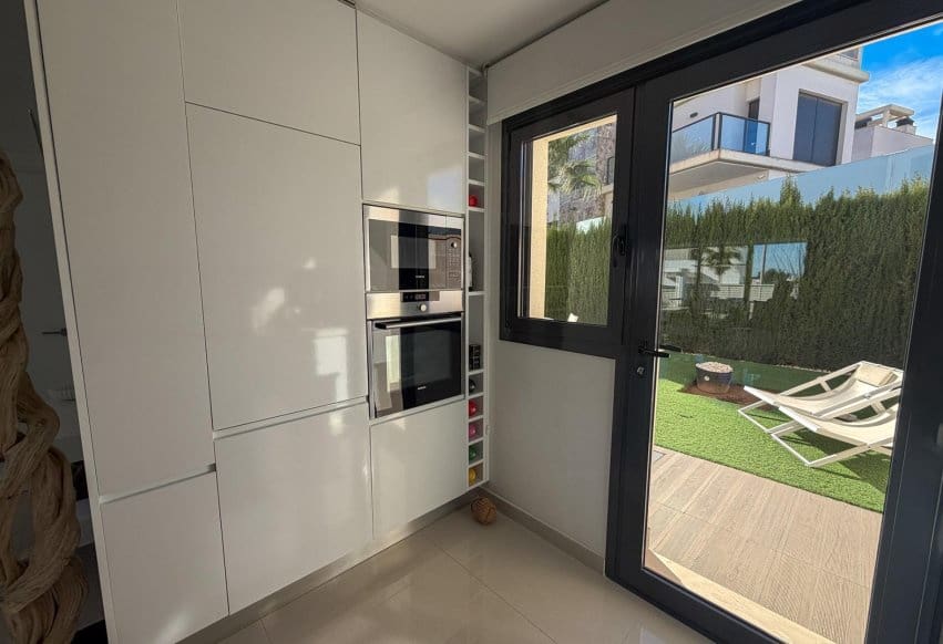 4 Zimmer Villa zu verkaufen in San Miguel de Salinas mit Pool - 580.000 € (Ref: 9802835)