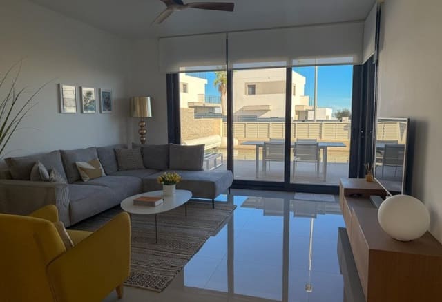 4 makuuhuone Huvila myytävänä paikassa San Miguel de Salinas mukana uima-altaan - 580 000 € (Ref: 9802835)