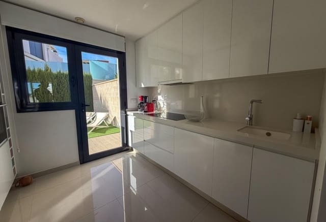Chalet de 4 habitaciones en San Miguel de Salinas en venta con piscina - 580.000 € (Ref: 9802835)