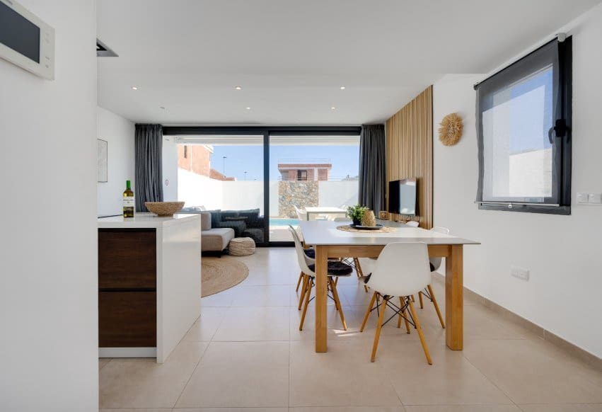 3 bedroom Villa for sale in Santiago de la Ribera with pool - € 369,000 (Ref: 9802836)