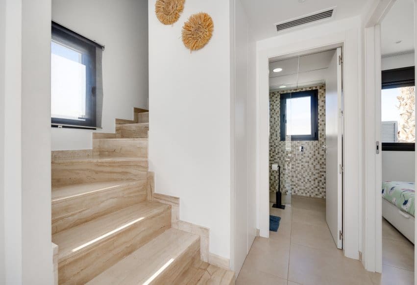 3 bedroom Villa for sale in Santiago de la Ribera with pool - € 369,000 (Ref: 9802836)