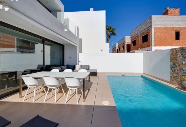 3 slaapkamer Villa te koop in Santiago de la Ribera, San Javier met zwembad - € 369.000 (Ref: 9802836)