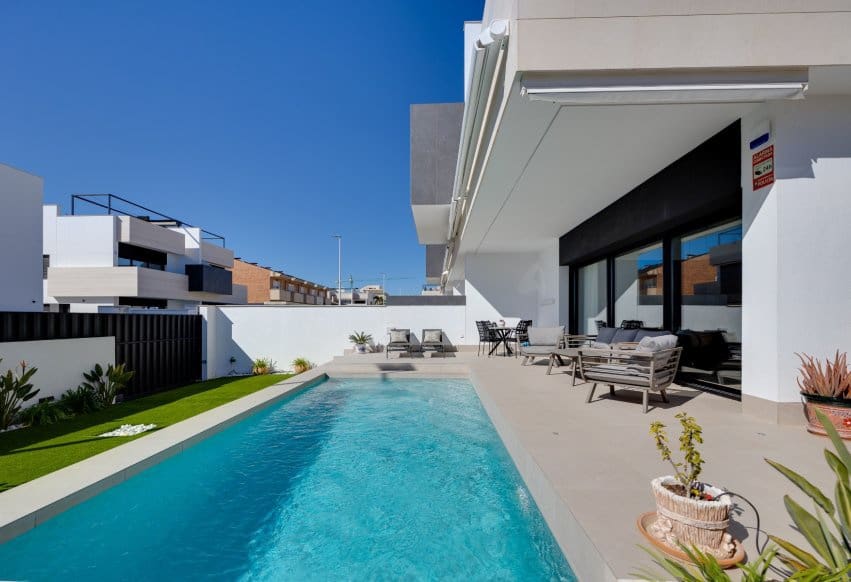 3 chambre Bungalow à vendre à Pilar de la Horadada avec piscine - 429 000 € (Ref: 9802837)