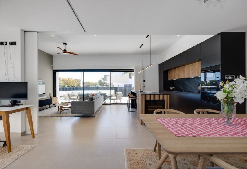 3 slaapkamer Bungalow te koop in Pilar de la Horadada met zwembad - € 399.000 (Ref: 9802837)