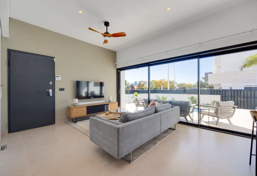3 slaapkamer Bungalow te koop in Pilar de la Horadada met zwembad - € 399.000 (Ref: 9802837)