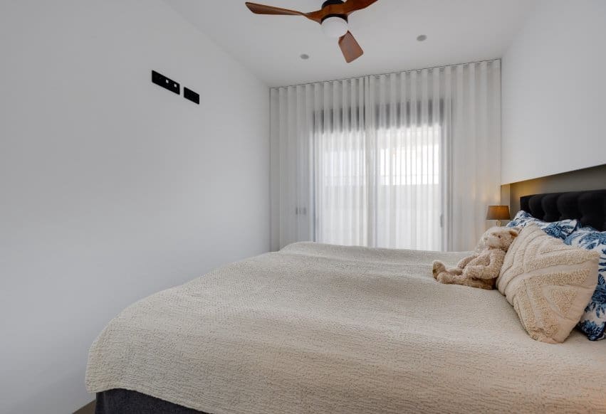 3 slaapkamer Bungalow te koop in Pilar de la Horadada met zwembad - € 399.000 (Ref: 9802837)