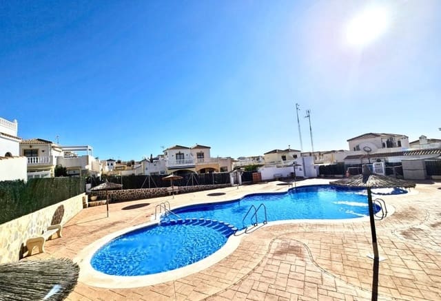 2 Zimmer Haus zu verkaufen in Punta Prima, Torrevieja mit Pool - 209.999 € (Ref: 9802839)