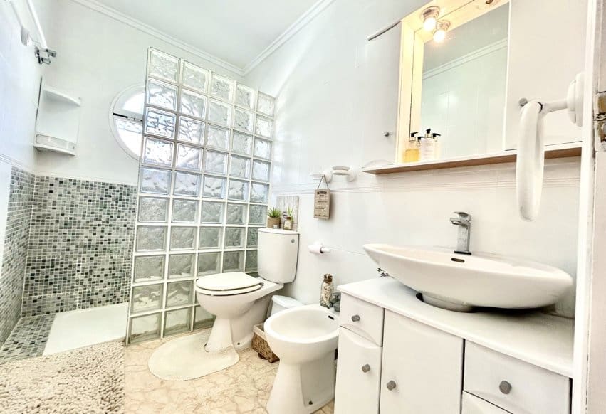 2 Zimmer Haus zu verkaufen in Punta Prima mit Pool - 209.999 € (Ref: 9802839)