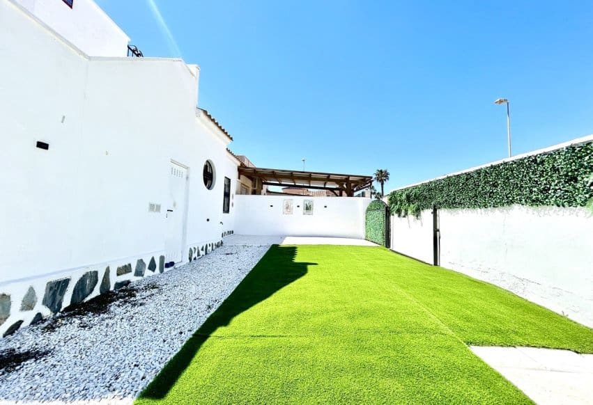 2 Zimmer Haus zu verkaufen in Punta Prima mit Pool - 209.999 € (Ref: 9802839)