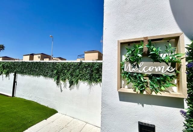 2 Zimmer Haus zu verkaufen in Punta Prima, Torrevieja mit Pool - 209.999 € (Ref: 9802839)