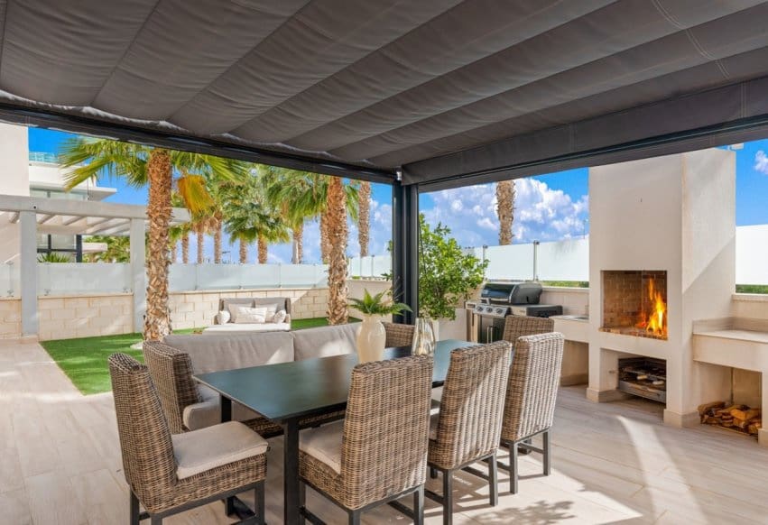 5 quarto Moradia para venda em Cabo Roig com piscina - 829 000 € (Ref: 9802840)