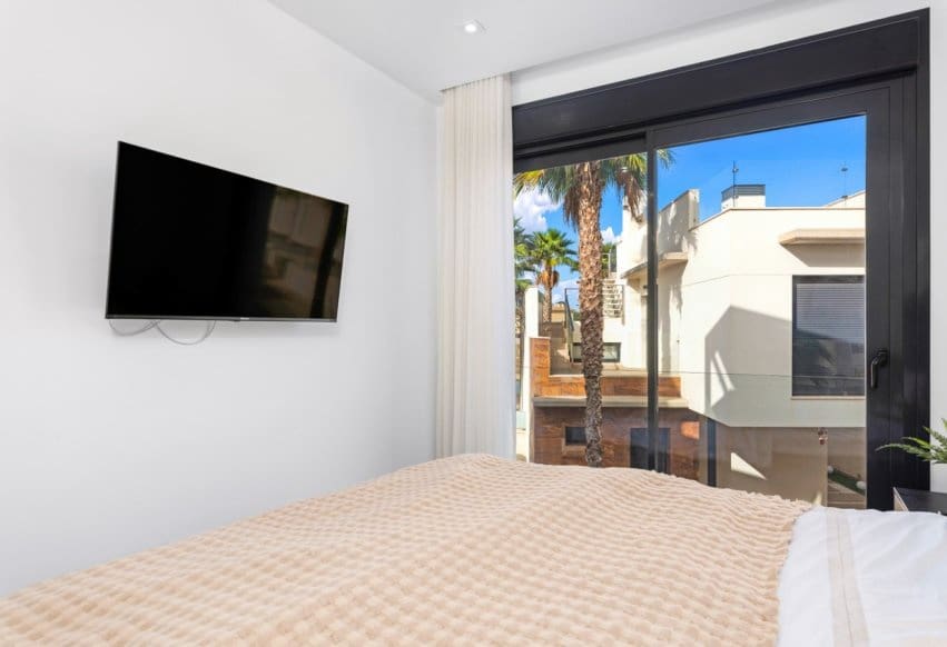 5 quarto Moradia para venda em Cabo Roig com piscina - 829 000 € (Ref: 9802840)