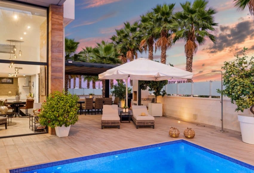 5 quarto Moradia para venda em Cabo Roig com piscina - 829 000 € (Ref: 9802840)