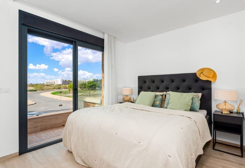 5 quarto Moradia para venda em Cabo Roig com piscina - 829 000 € (Ref: 9802840)