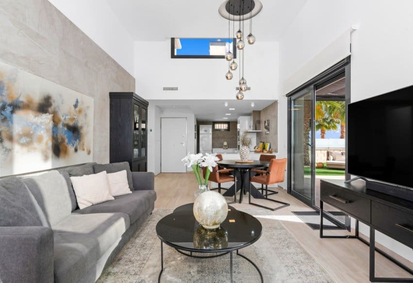 5 quarto Moradia para venda em Cabo Roig com piscina - 829 000 € (Ref: 9802840)