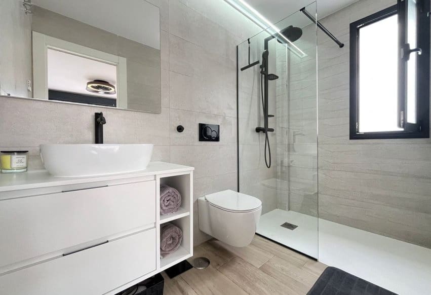 4 Zimmer Villa zu verkaufen in Punta Prima mit Pool - 794.950 € (Ref: 9802842)