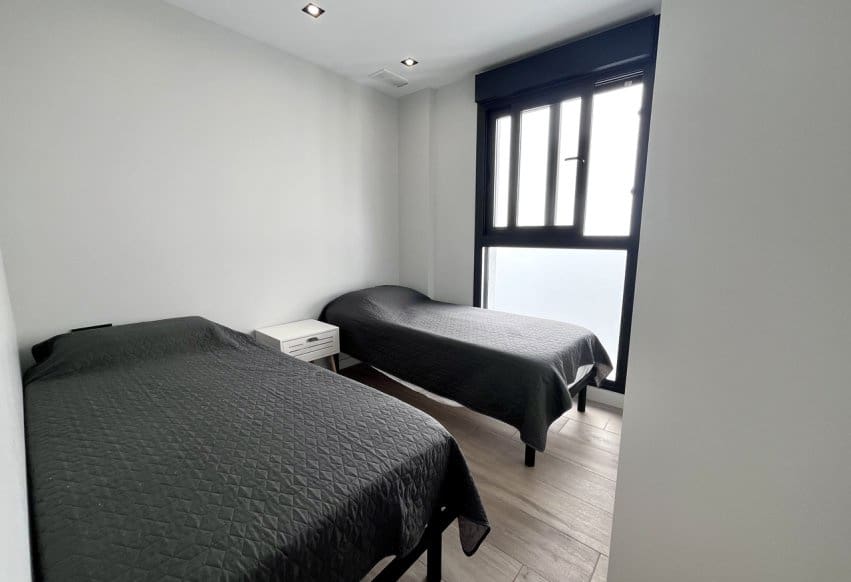 4 Zimmer Villa zu verkaufen in Punta Prima mit Pool - 794.950 € (Ref: 9802842)