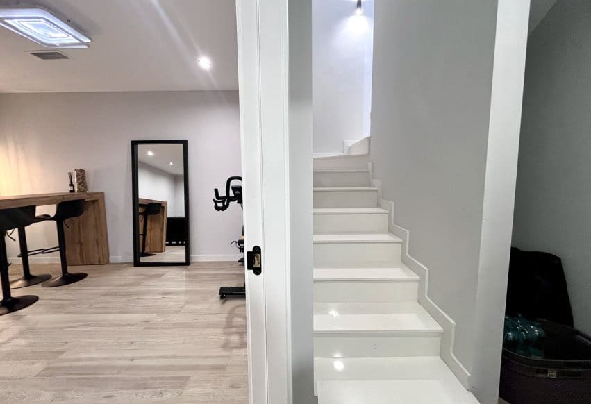 4 Zimmer Villa zu verkaufen in Punta Prima mit Pool - 794.950 € (Ref: 9802842)