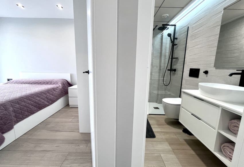 4 Zimmer Villa zu verkaufen in Punta Prima mit Pool - 794.950 € (Ref: 9802842)