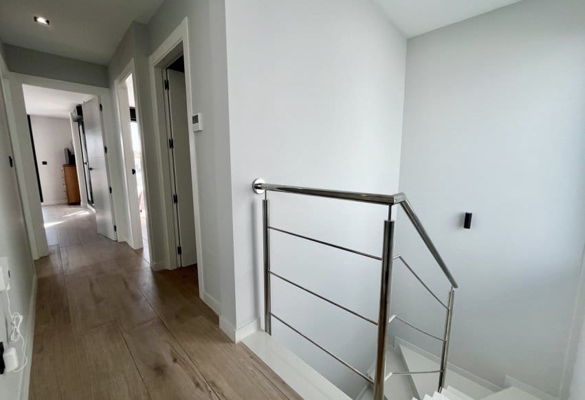 4 Zimmer Villa zu verkaufen in Punta Prima mit Pool - 794.950 € (Ref: 9802842)