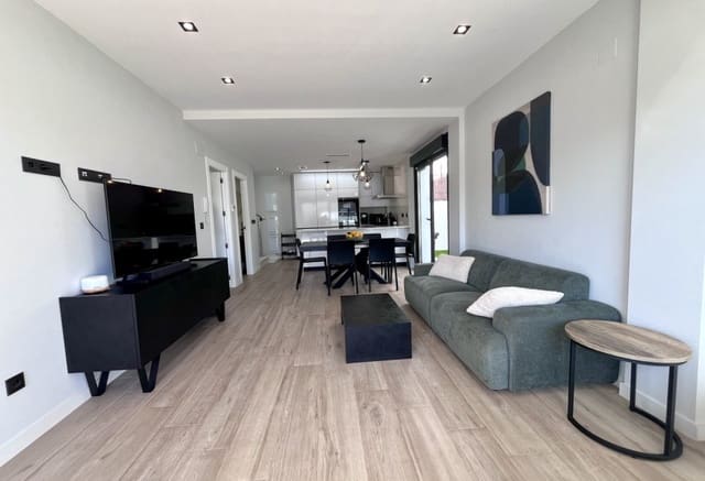 4 Zimmer Villa zu verkaufen in Punta Prima, Torrevieja mit Pool - 794.950 € (Ref: 9802842)