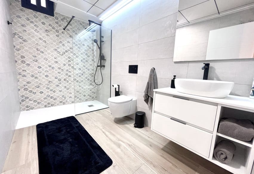 4 Zimmer Villa zu verkaufen in Punta Prima mit Pool - 794.950 € (Ref: 9802842)