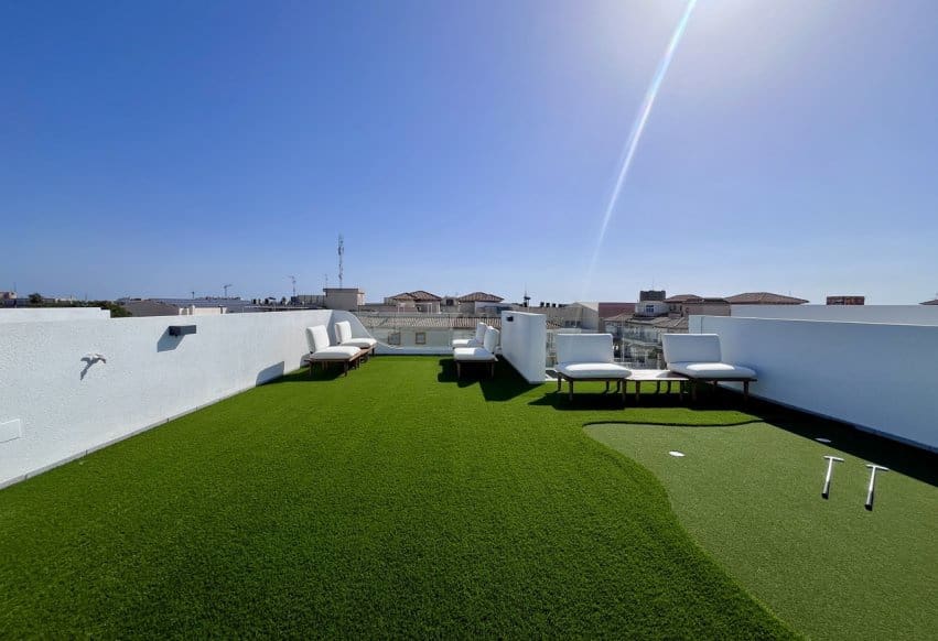 4 Zimmer Villa zu verkaufen in Punta Prima mit Pool - 794.950 € (Ref: 9802842)