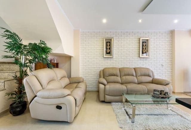 3 soverom Hus til salgs i Aguas Nuevas, Torrevieja - € 319 900 (Ref: 9802844)