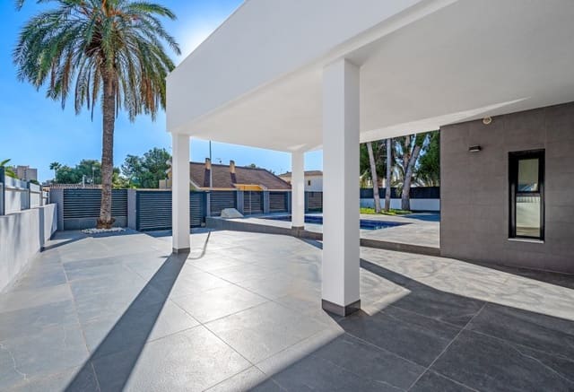 4 bedroom Villa for sale in Dehesa de Campoamor, Orihuela - € 985,000 (Ref: 9802847)