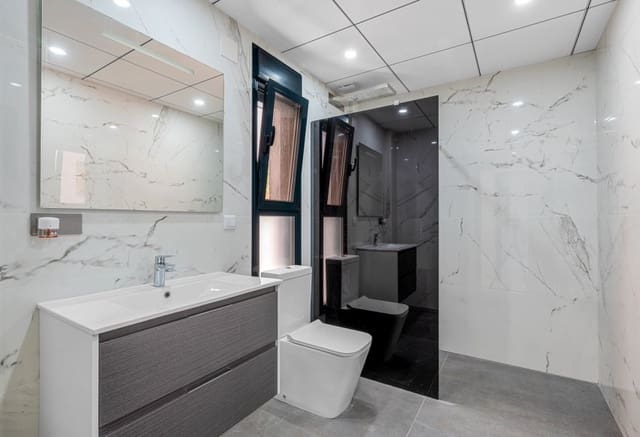 4 bedroom Villa for sale in Dehesa de Campoamor, Orihuela - € 985,000 (Ref: 9802847)