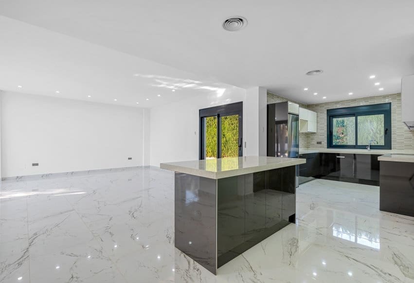 4 bedroom Villa for sale in Campoamor - € 985,000 (Ref: 9802847)