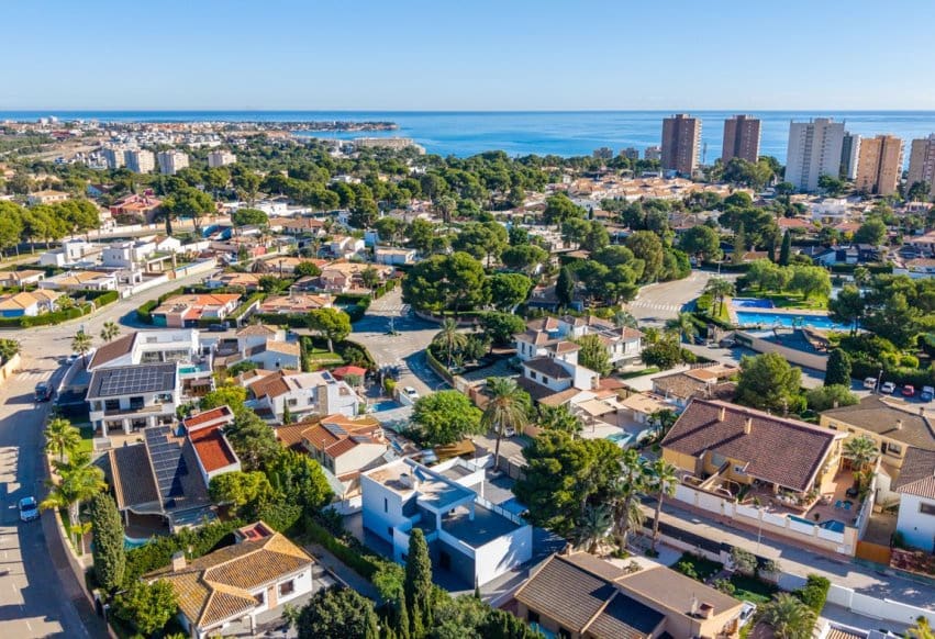 4 bedroom Villa for sale in Campoamor - € 985,000 (Ref: 9802847)