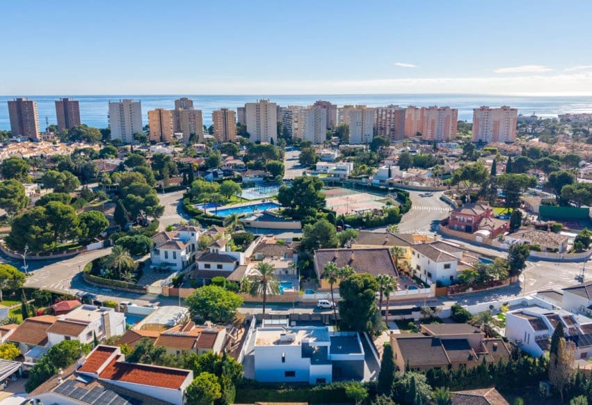 4 bedroom Villa for sale in Campoamor - € 985,000 (Ref: 9802847)