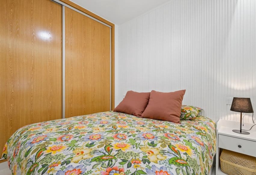 Ático de 3 habitaciones en Torrevieja en venta - 265.000 € (Ref: 9802853)