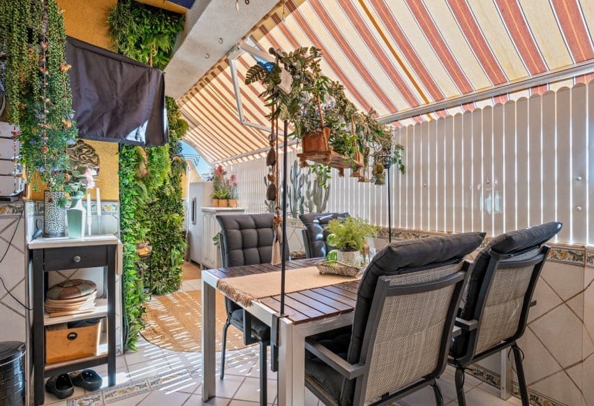 Ático de 3 habitaciones en Torrevieja en venta - 265.000 € (Ref: 9802853)