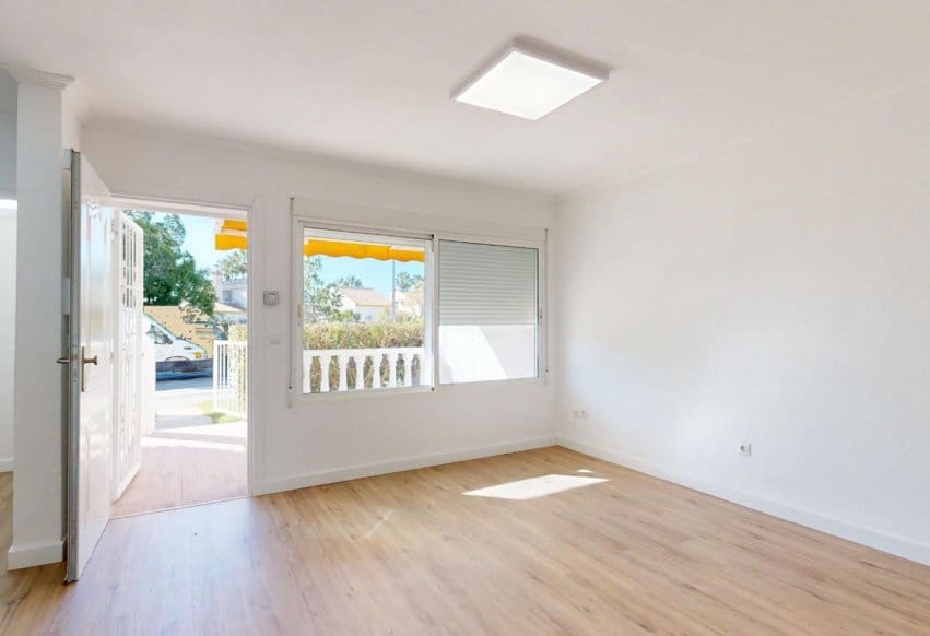 2 slaapkamer Appartement te koop in Villamartin - € 225.000 (Ref: 9802854)