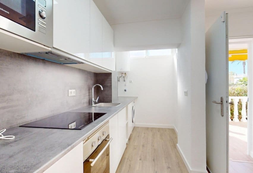 2 slaapkamer Appartement te koop in Villamartin - € 225.000 (Ref: 9802854)