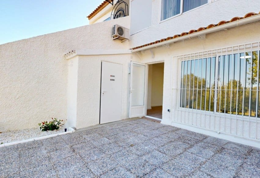 2 slaapkamer Appartement te koop in Villamartin - € 225.000 (Ref: 9802854)