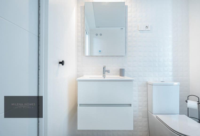 2 soveværelse Strandlejlighed til salg i Torrevieja - € 559.000 (Ref: 9802856)