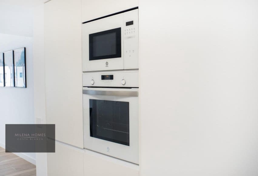 2 soveværelse Strandlejlighed til salg i Torrevieja - € 559.000 (Ref: 9802856)