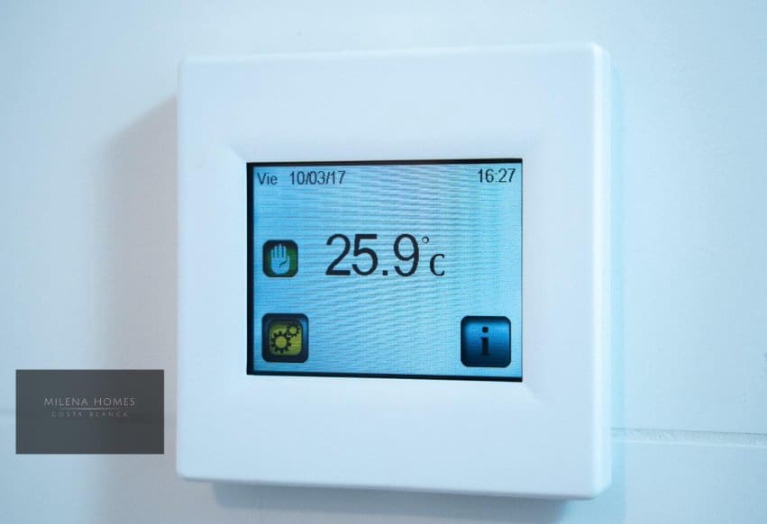 2 soveværelse Strandlejlighed til salg i Torrevieja - € 559.000 (Ref: 9802856)