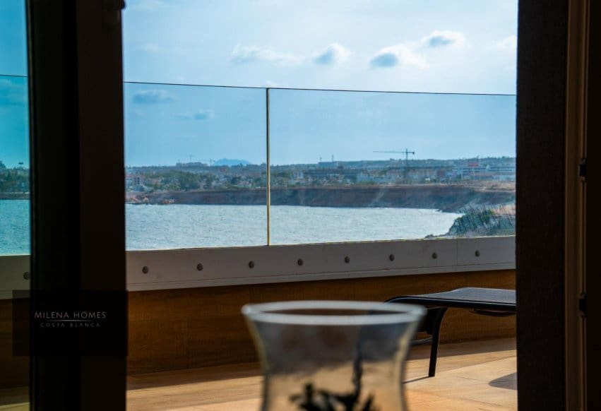 2 soveværelse Strandlejlighed til salg i Torrevieja - € 559.000 (Ref: 9802856)