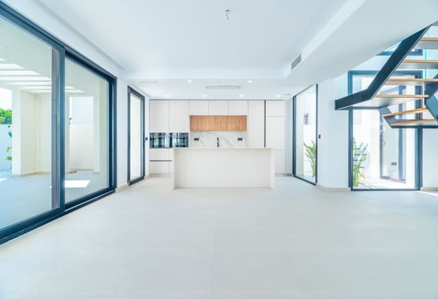 4 sypialnia Willa na sprzedaż w Los Balcones - Los Altos, Torrevieja - 895 000 € (Ref: 9802857)