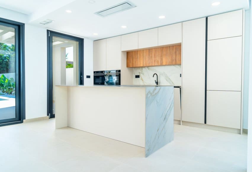4 chambre Villa/Maison à vendre à Torrevieja - 895 000 € (Ref: 9802857)
