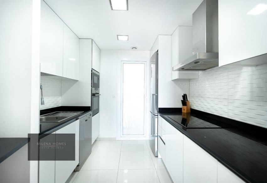 Ático de 3 habitaciones en Torrevieja en venta - 810.000 € (Ref: 9802858)