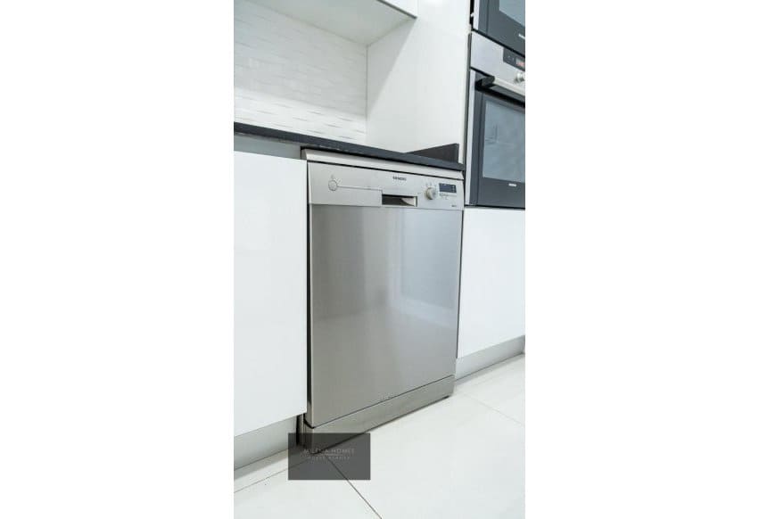 Ático de 3 habitaciones en Torrevieja en venta - 810.000 € (Ref: 9802858)