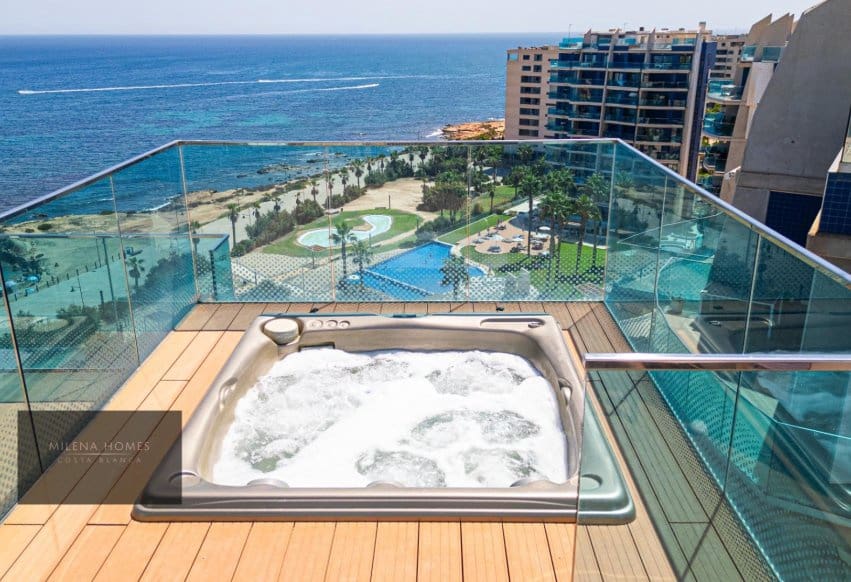 Ático de 3 habitaciones en Torrevieja en venta - 810.000 € (Ref: 9802858)