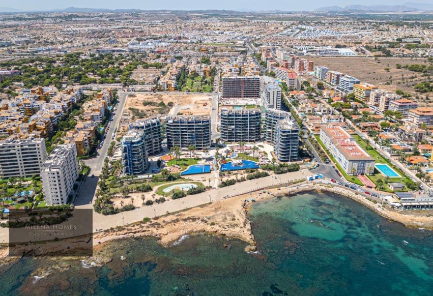 Ático de 3 habitaciones en Torrevieja en venta - 810.000 € (Ref: 9802858)