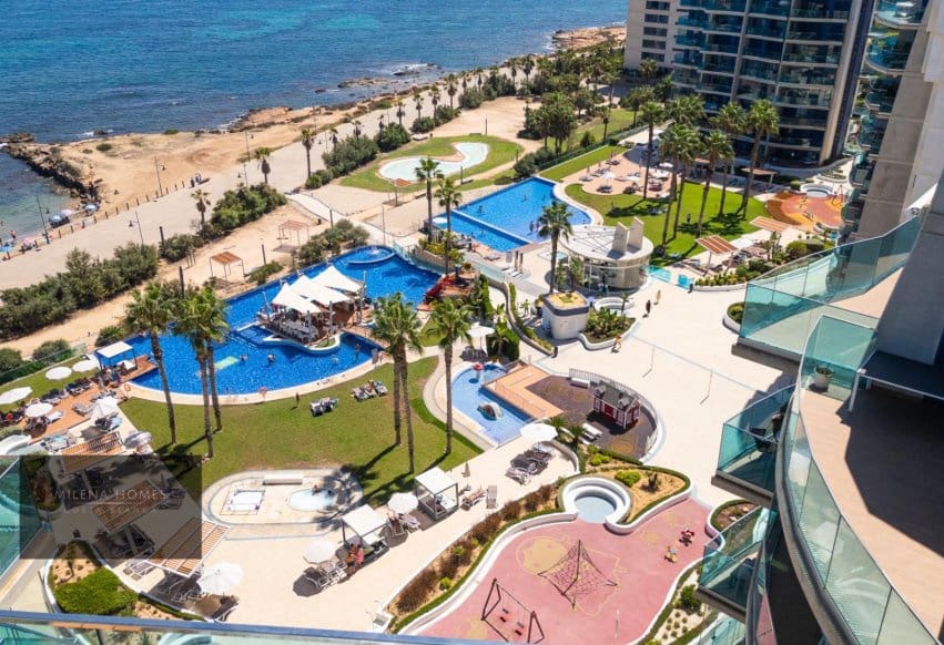 Ático de 3 habitaciones en Torrevieja en venta - 810.000 € (Ref: 9802858)